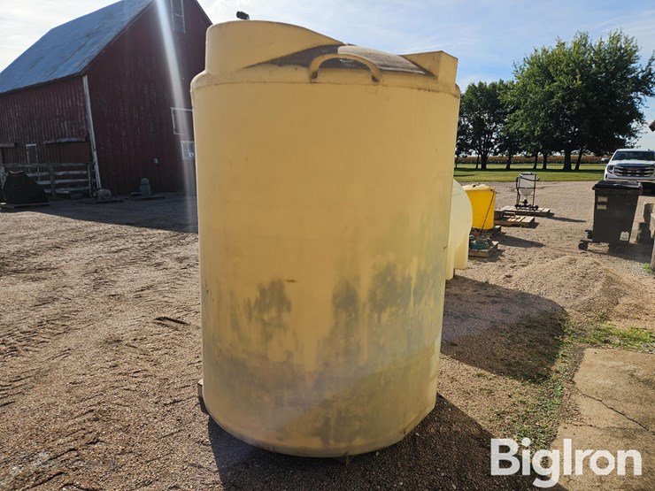 1000-gal-poly-liquid-fertilizer-tank-image-4