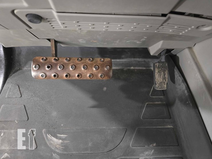 2018-caterpillar-tl1255d-image-15