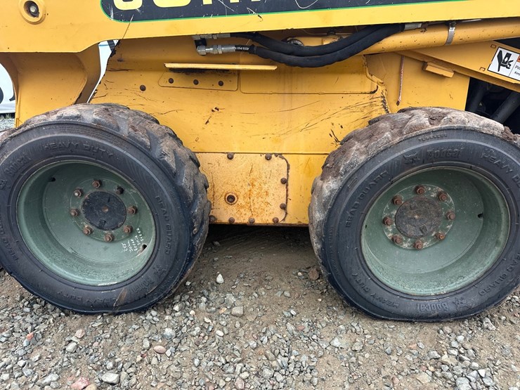 deere-240-image-44