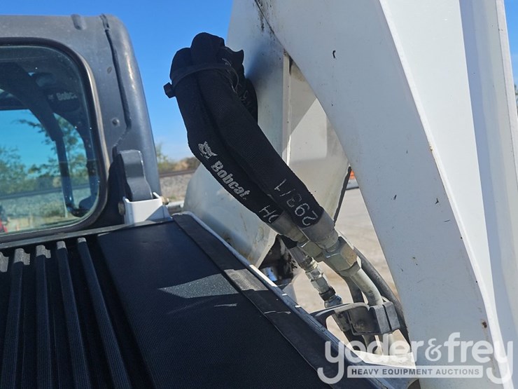 2019-bobcat-t590-image-20