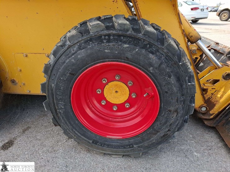 2008-john-deere-325-image-16