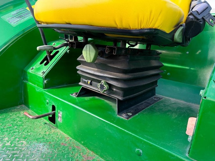 john-deere-6403-image-38