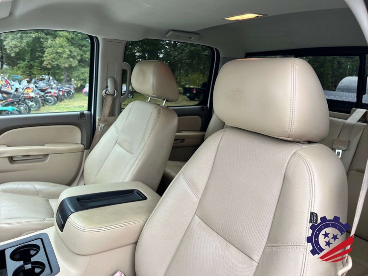 2013-chevrolet-silverado-z71-/-4x4-/-3500hd-pickup-image-54