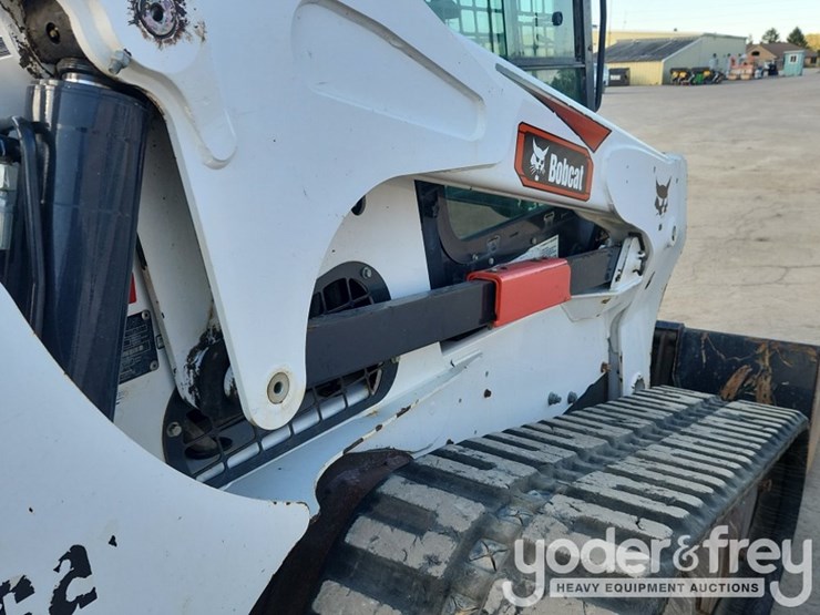 2021-bobcat-t870-image-26