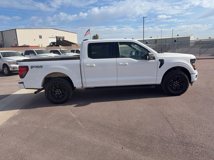 2024-ford-f150-xlt-image-3
