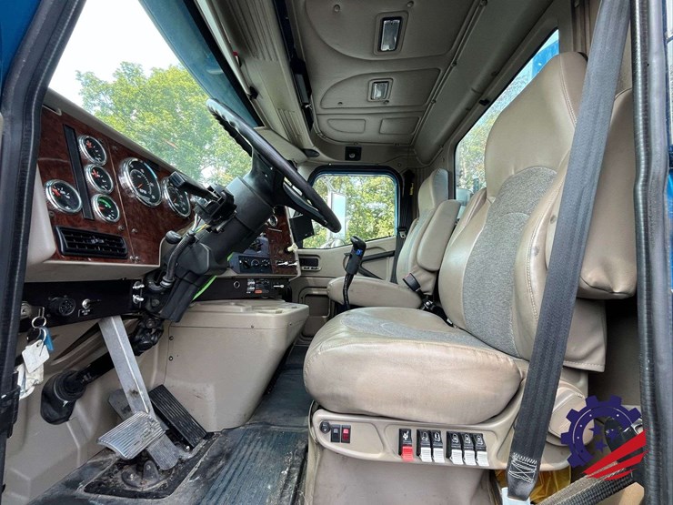 2011-international-paystar-tri-axle-hydrovac-truck-image-67