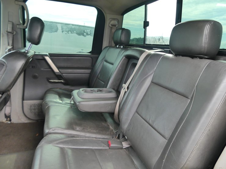 2004-nissan-titan-image-10