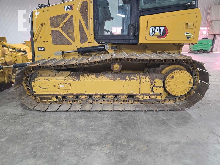 2022-caterpillar-d3-lgp-image-24