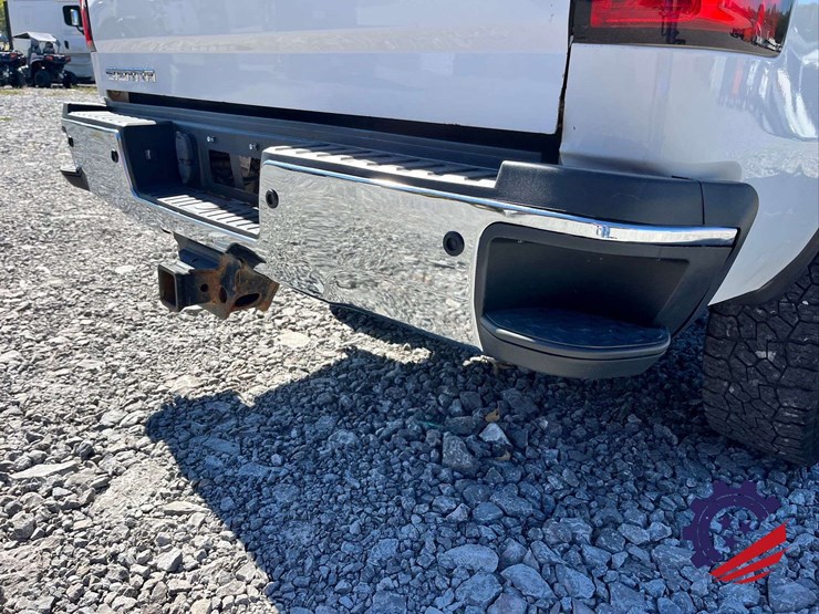 2016-gmc-sierra-2500hd-image-38