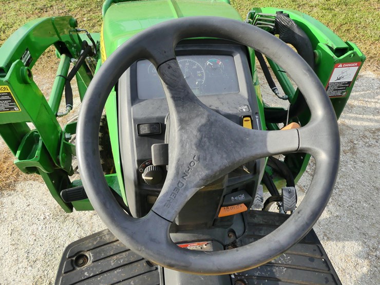 john-deere-1025r-image-16