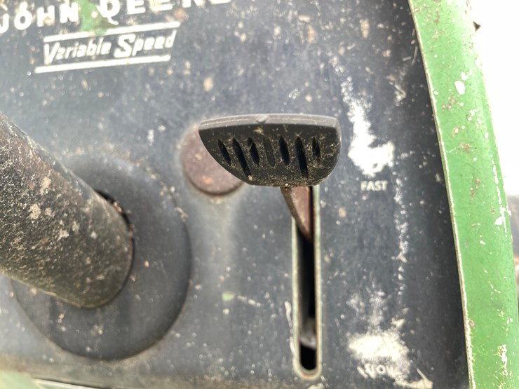 john-deere-110-image-10