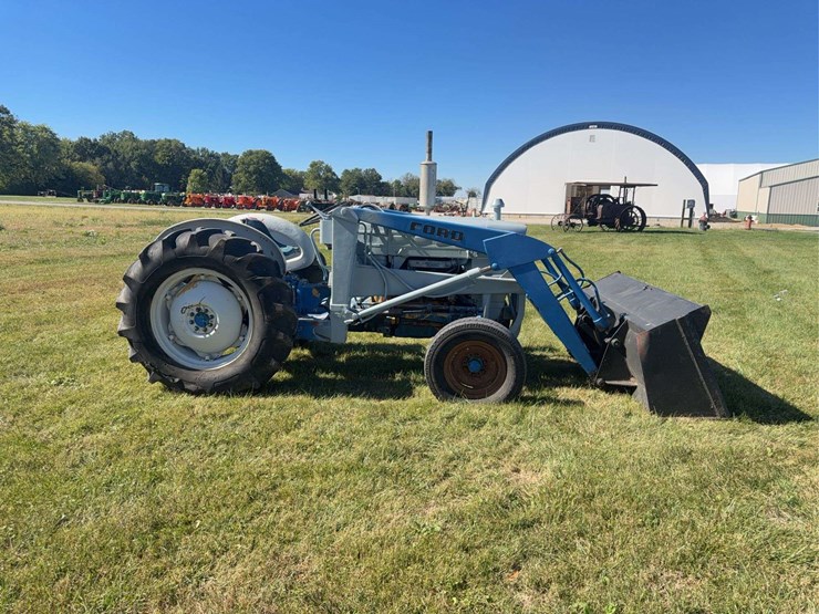 ford-tractor-image-4