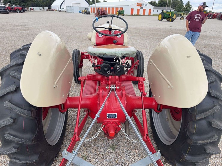 ford-8n-image-37