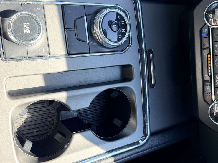 2021-ford-expedition-xlt-image-79