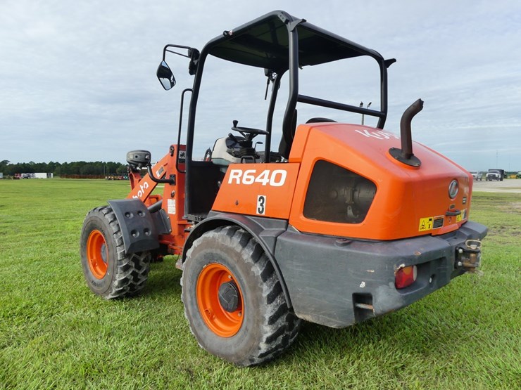 kubota-r640-image-4