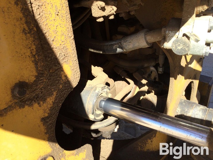 2013-caterpillar-950k-image-12