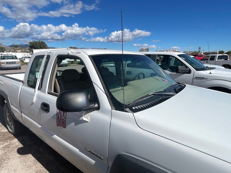 2002-chevrolet-silverado-2500-image-19