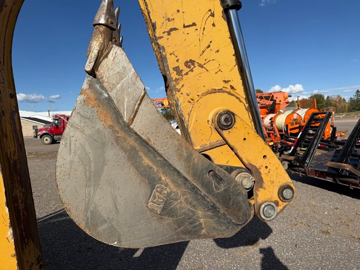 caterpillar-420e-image-54
