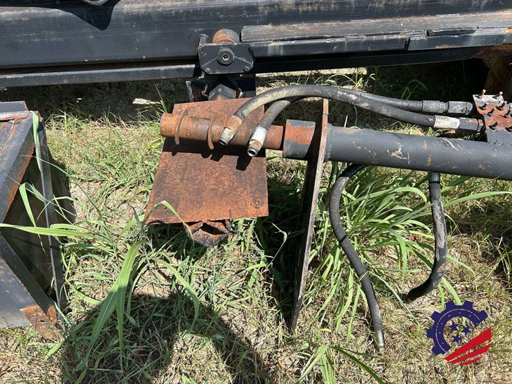 complete-roll-off-hoist-body-minus-the-tarper-rams,-tank,-plastic-fenders-image-19