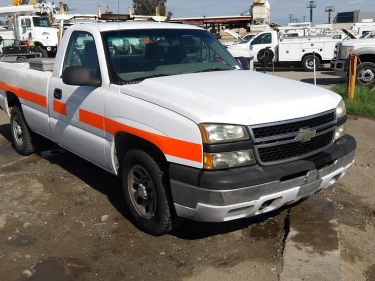 2006-chevrolet-silverado-1500-image-2