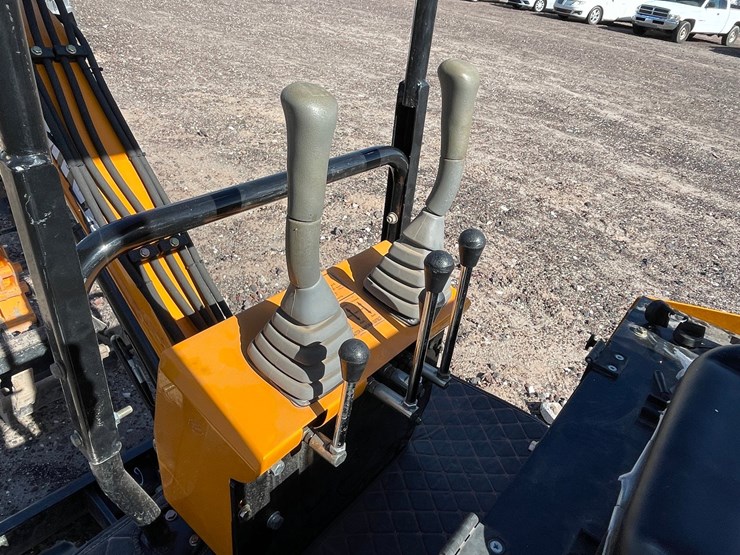 #3062-•-mini-excavator-image-13