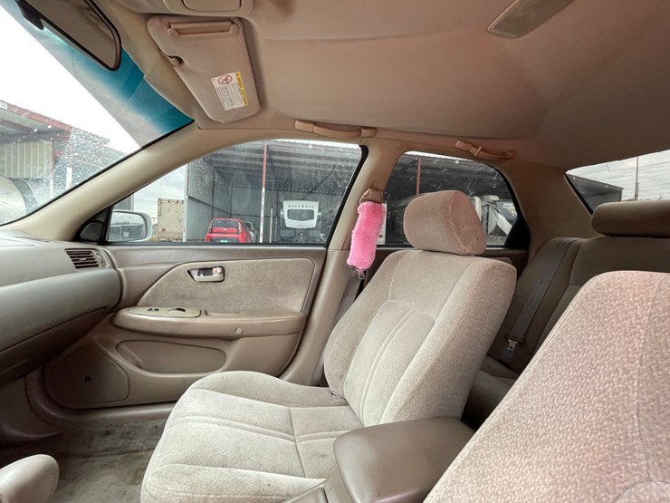 #2768-•-2001-toyota-camry-(title-in-delay)-image-42