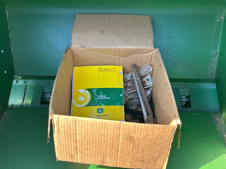 john-deere-750-image-19
