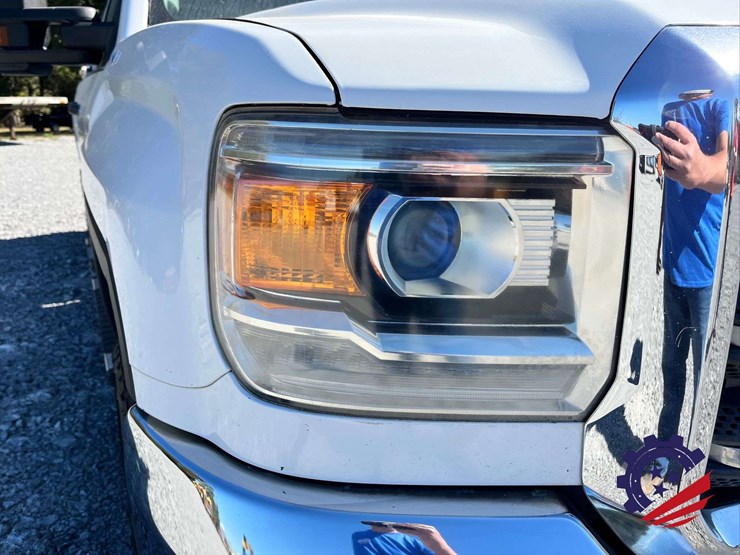 2016-gmc-sierra-2500hd-image-11