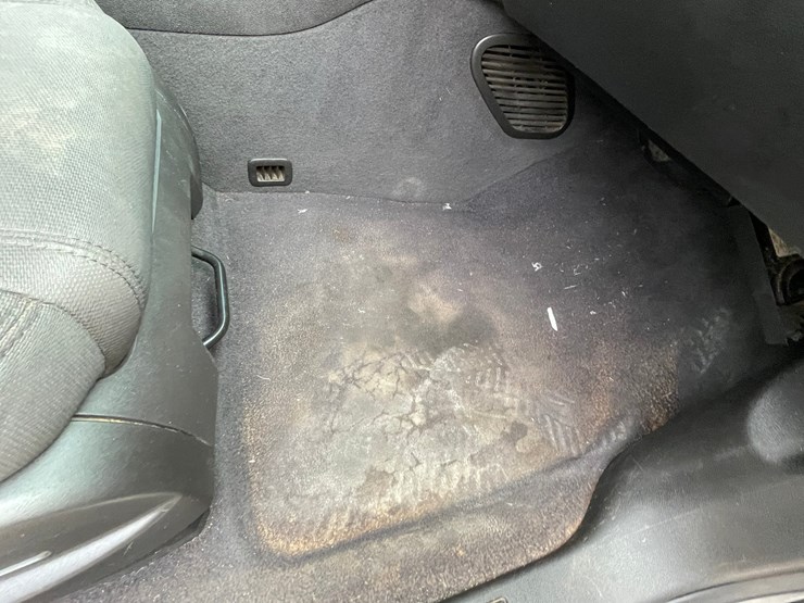 #2768-•-2001-toyota-camry-(title-in-delay)-image-203