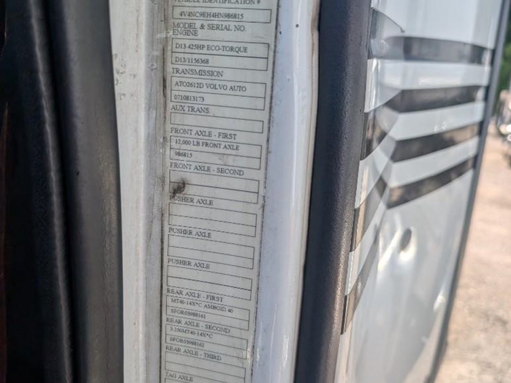 2017-volvo-vnl-t/a-day-cab,-volvo-engine-d13-425-h.p.,-odometer-reading-(miles)-823485,-volvo-i-image-19