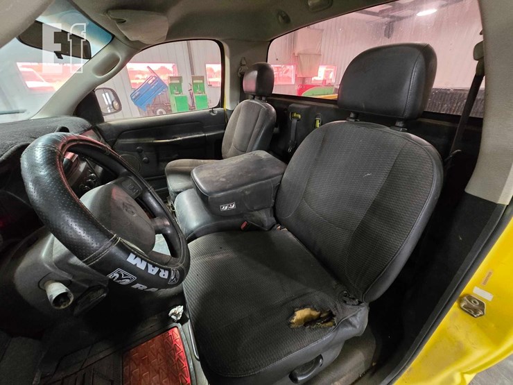 2004-dodge-ram-1500-image-9