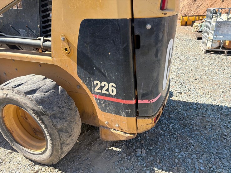 caterpillar-226-image-16