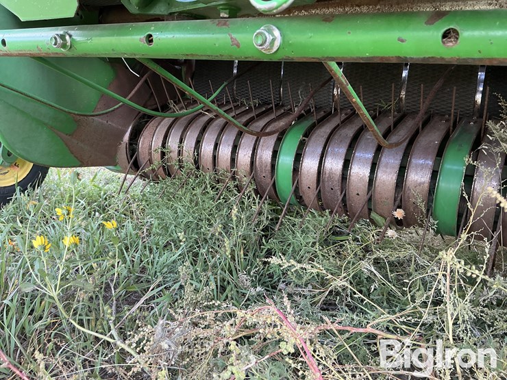2001-john-deere-567-image-16