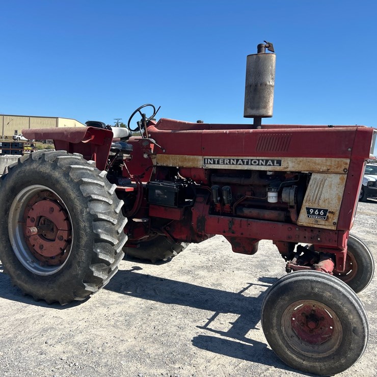 INTERNATIONAL 966