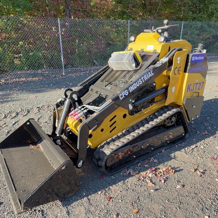 CFG INDUSTRIAL KJT27 MINI SKID STEER