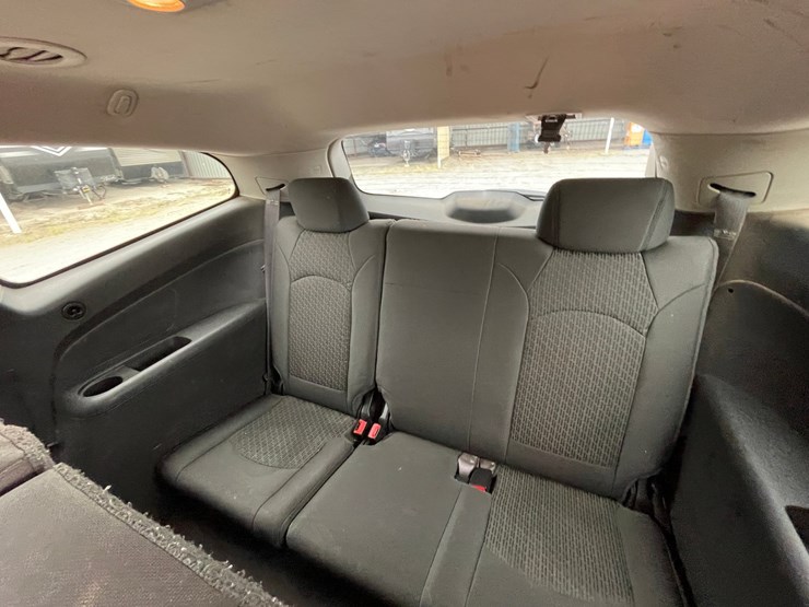 2010-chevrolet-traverse-image-33