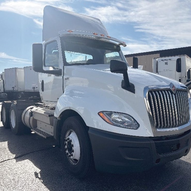 2019 INTERNATIONAL LT