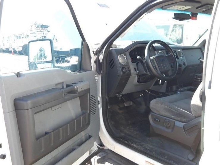 2015-ford-f550-xlt-image-24