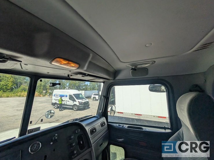 2014-peterbilt-386-image-27