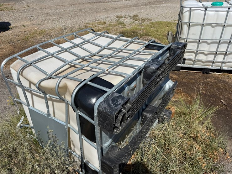 #46843-•-lot-of-poly-tanks-w/cages-inv#46843-image-6