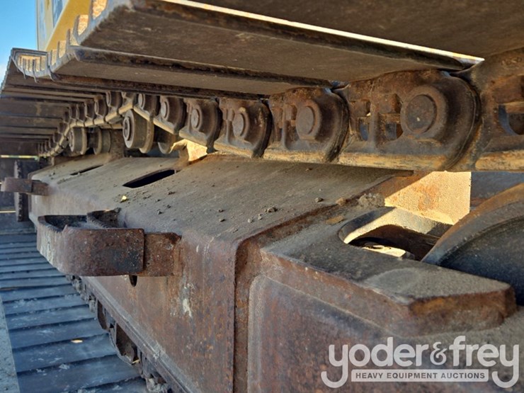 2015-komatsu-pc210-lc-11-image-17