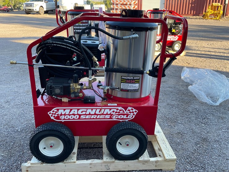#4639-•-magnum-4000-gold-power-washer-image-2