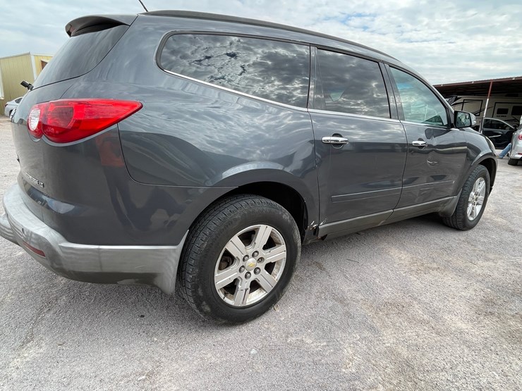2010-chevrolet-traverse-image-103