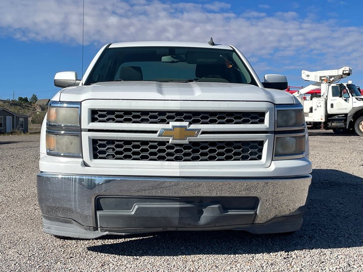 #2754-•-2015-chevrolet-silverado-(title-in-delay)-image-2