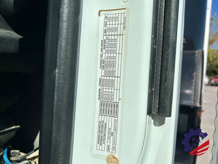 2020-peterbilt-567-image-102