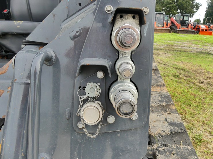 deere-317g-image-11