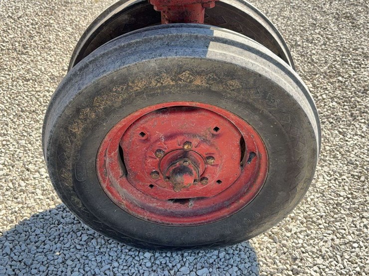 farmall-560-image-15