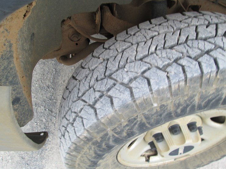 2005-gmc-2500hd-image-15