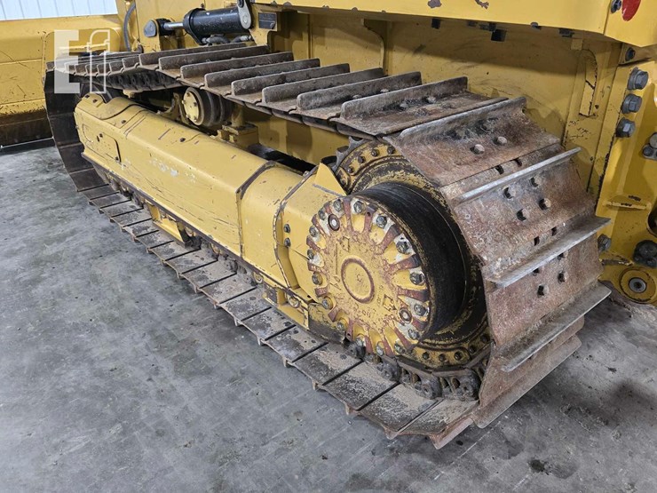 2021-caterpillar-d2-image-29