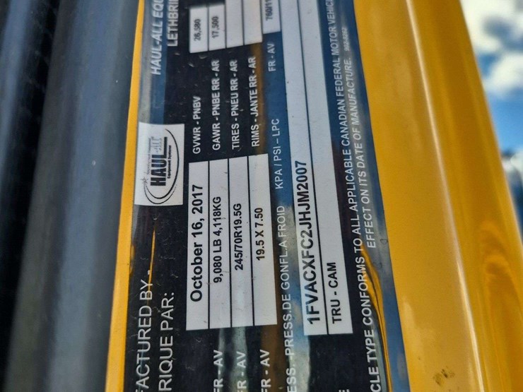 2018-freightliner-m2-106-image-16